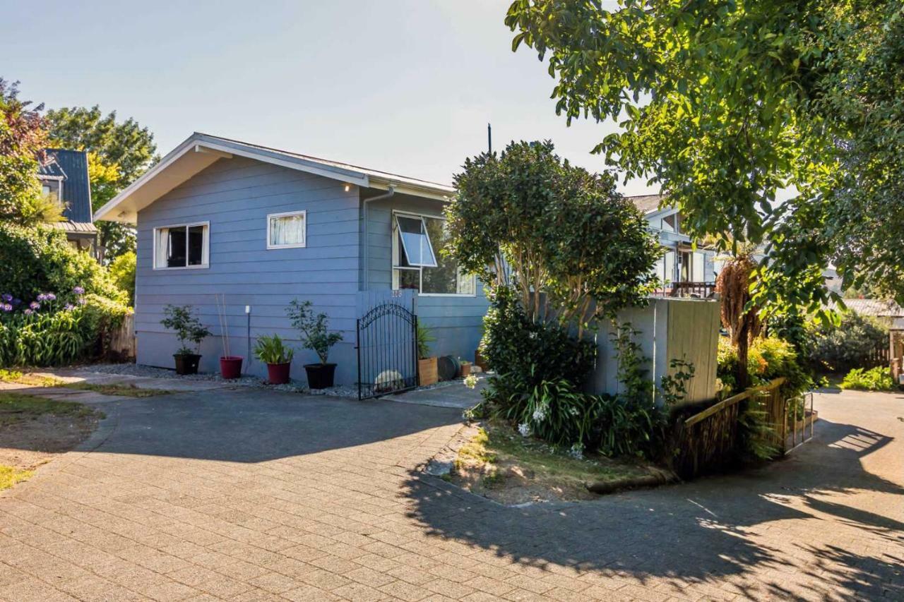 B, D & D Bed And Breakfast Lago Lago Taupo Exterior foto