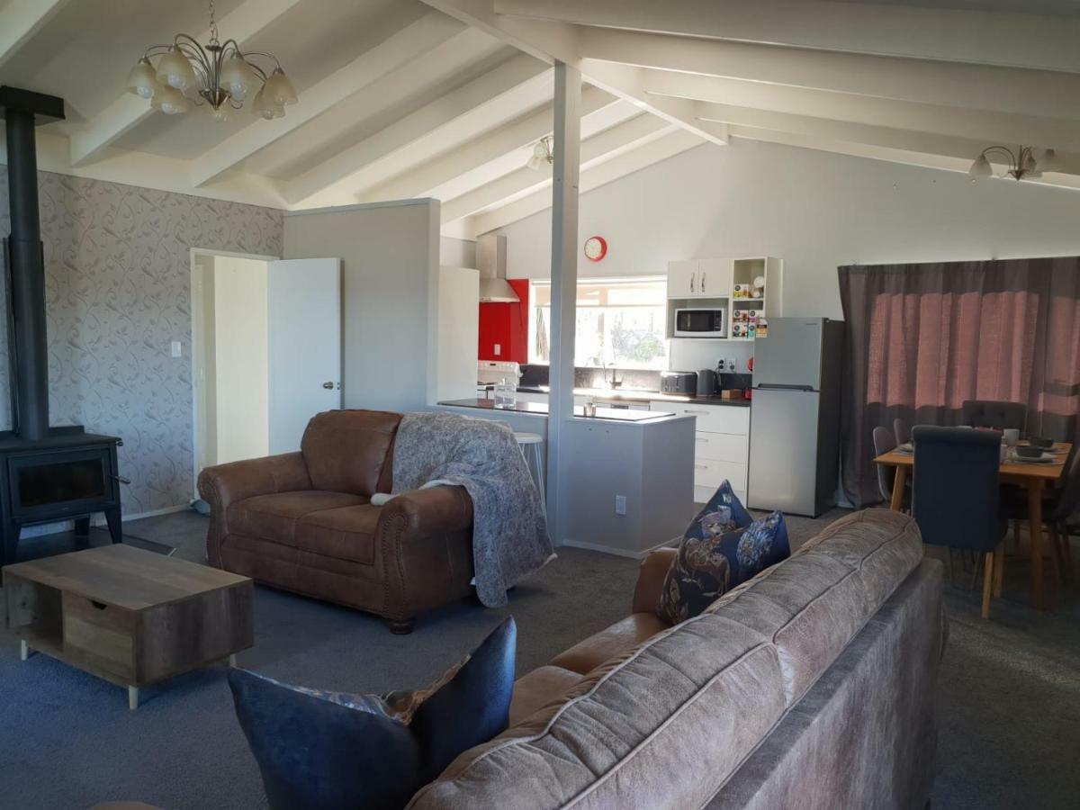 B, D & D Bed And Breakfast Lago Lago Taupo Exterior foto