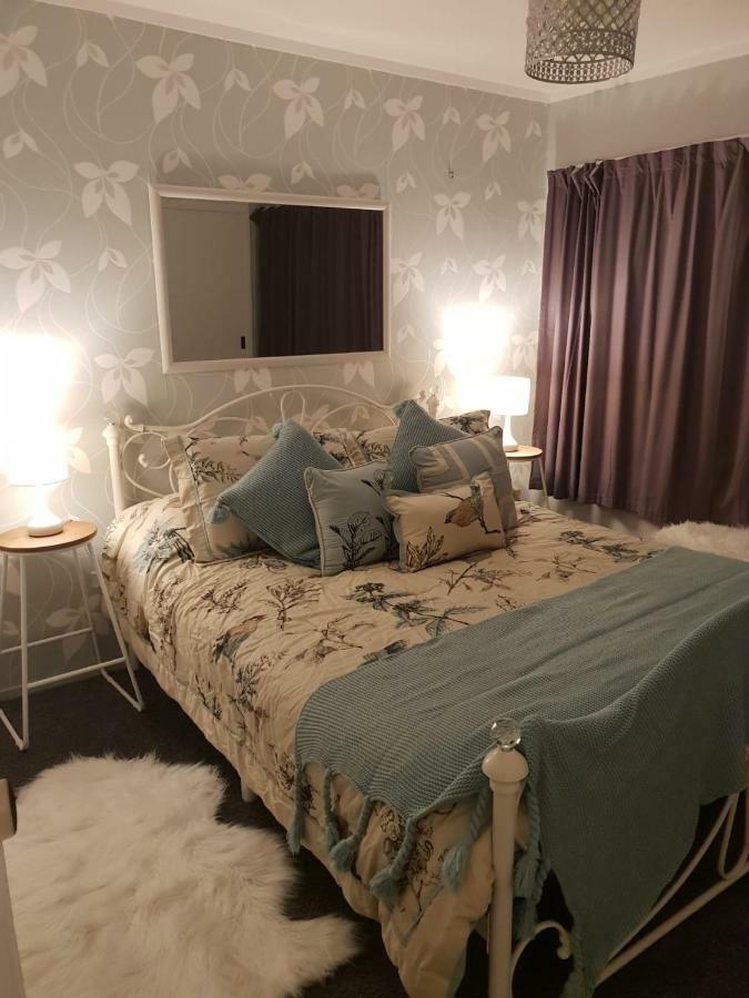 B, D & D Bed And Breakfast Lago Lago Taupo Exterior foto