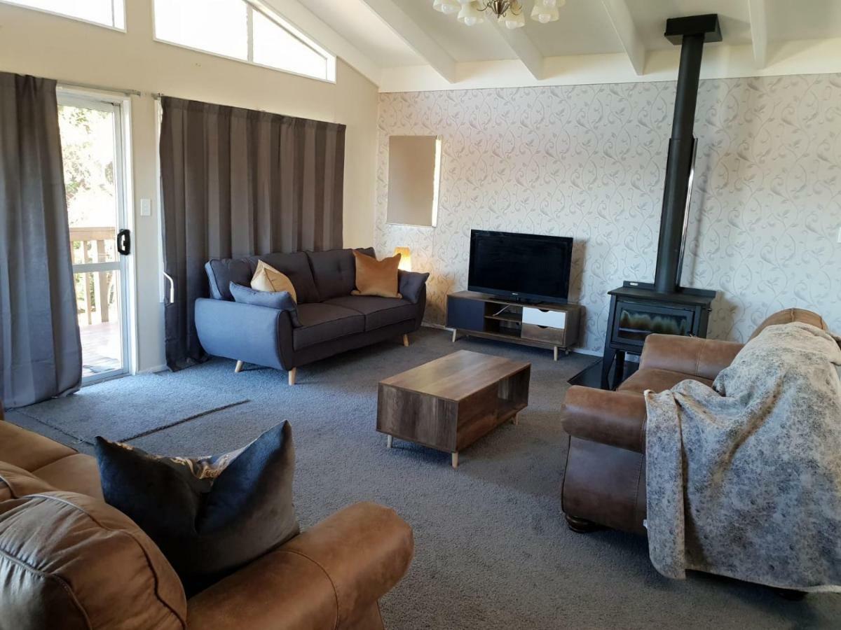 B, D & D Bed And Breakfast Lago Lago Taupo Exterior foto